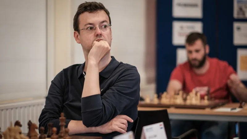 GM Erwin L'Ami verzorgt openingssimultaan